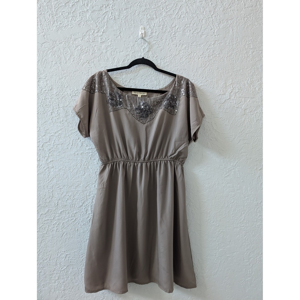 Hot & Delicious Dress Womens L Polyester Taupe Sequin Accents Mini
